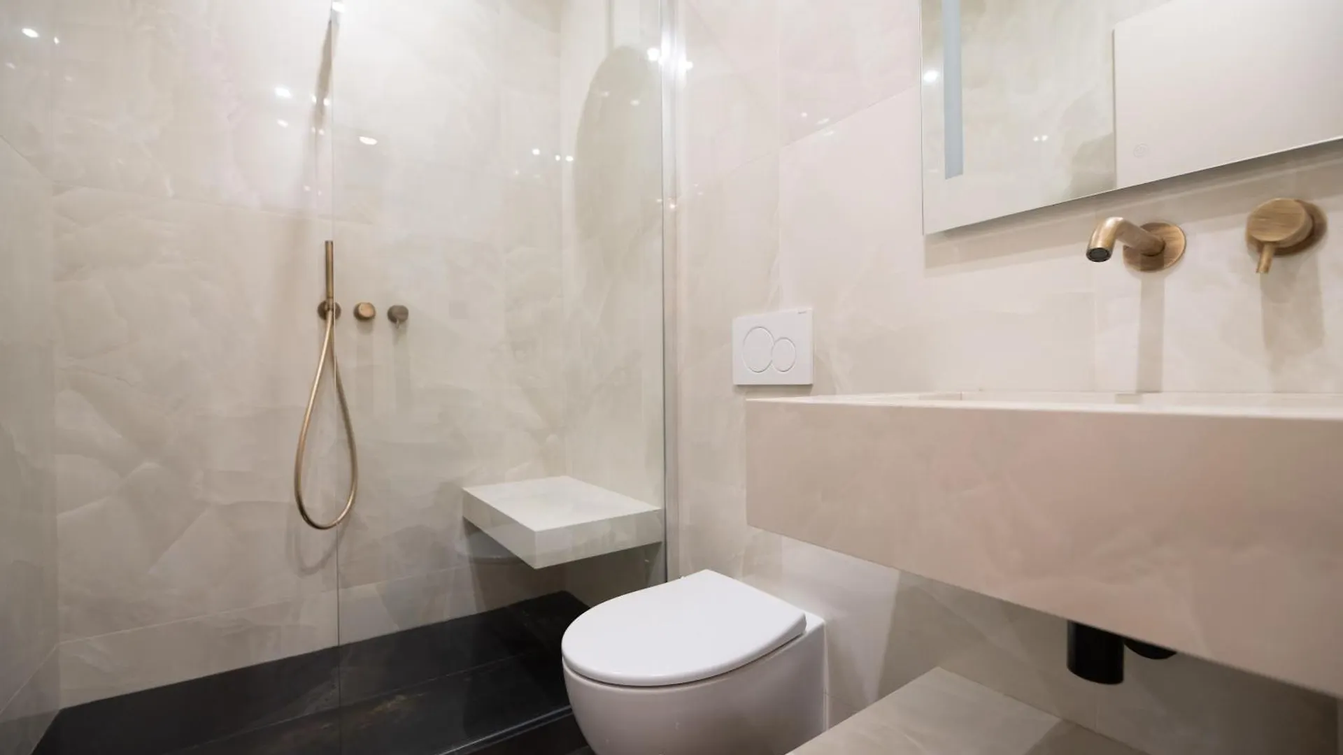 Ferienwohnung Luxury Flat - Opera & Upper Marais Paris Apartment